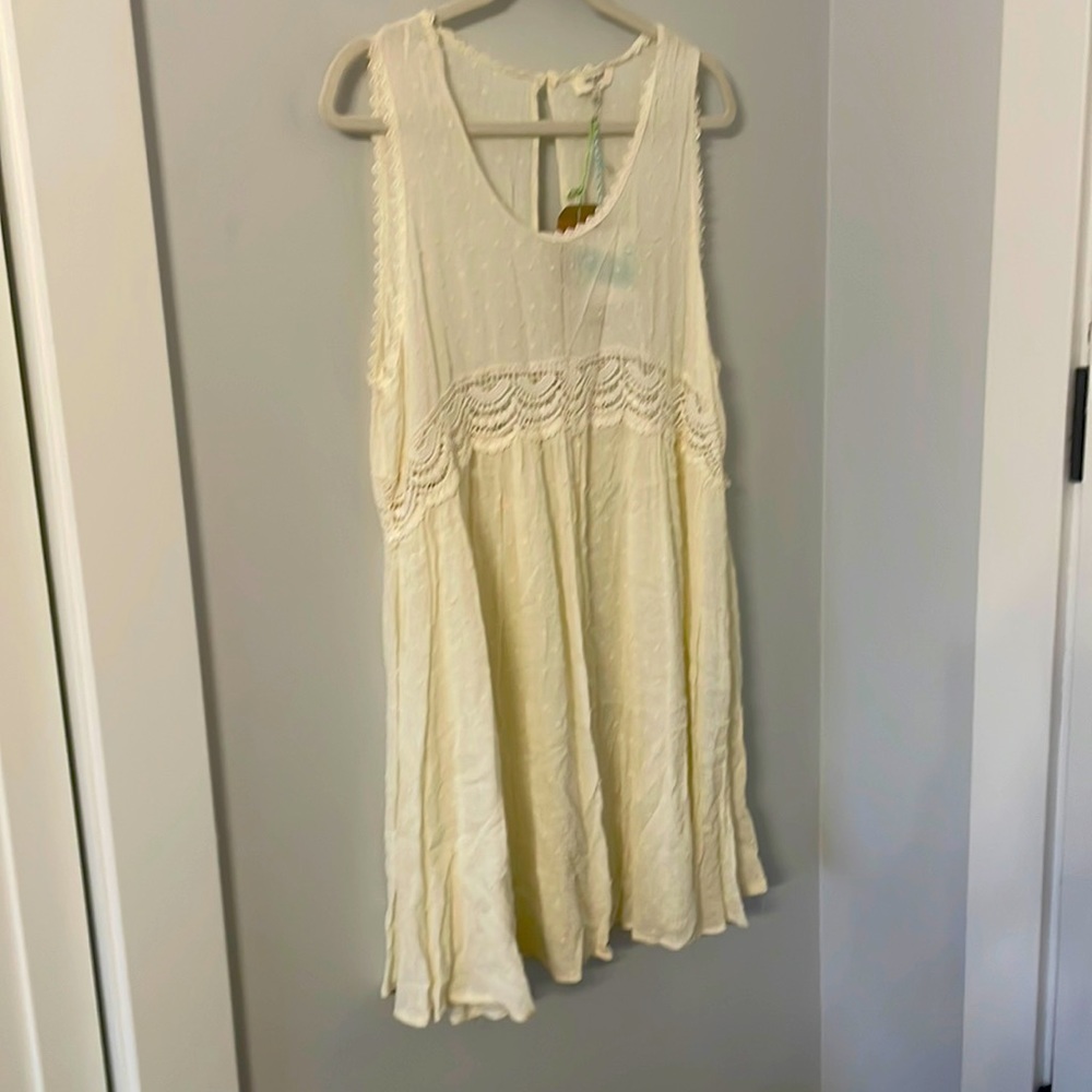 NWT Lace Cream Beach Cover Up